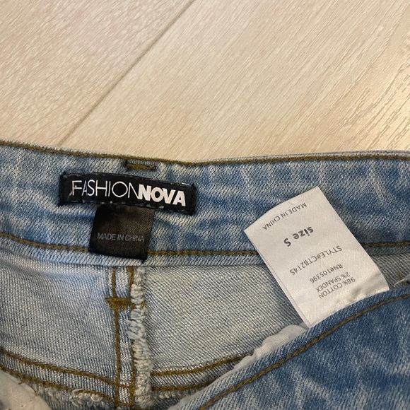 Fashion Nova shorts - Picture 3 of 3